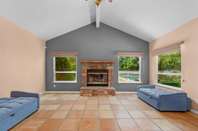 13715 E Nebraska, Kingsburg, CA 93631