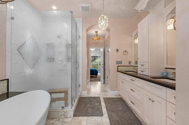 13715 E Nebraska, Kingsburg, CA 93631