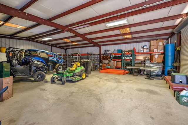 13715 E Nebraska, Kingsburg, CA 93631