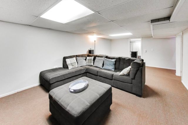 345 E View Street, Lombard, IL 60148