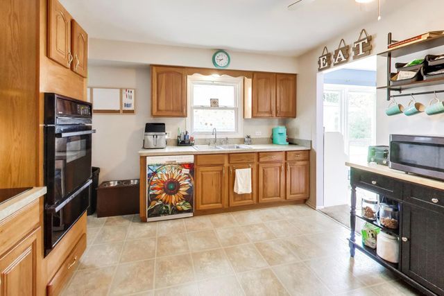 345 E View Street, Lombard, IL 60148