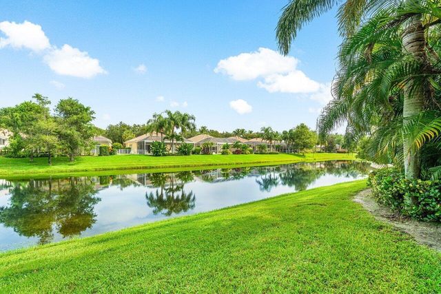 215 Danube Way, Palm Beach Gardens, FL 33410