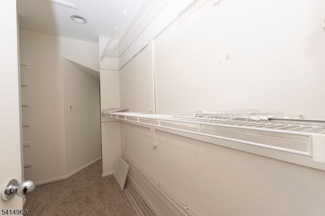 22 Post Ln, Livingston Twp., NJ 07039