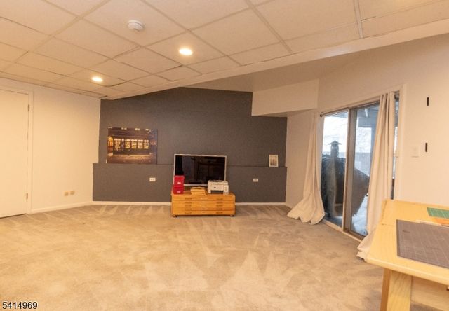 22 Post Ln, Livingston Twp., NJ 07039