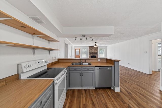 2210 Georgetown Street, Katy, TX 77493