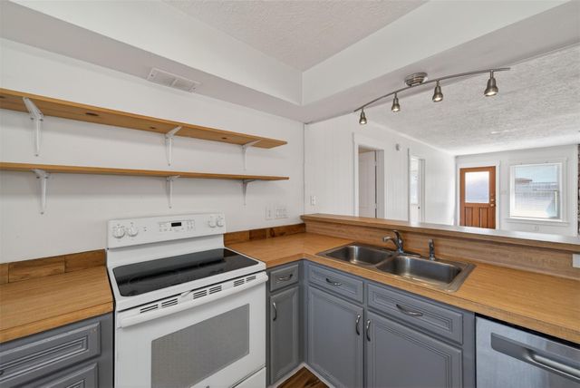 2210 Georgetown Street, Katy, TX 77493