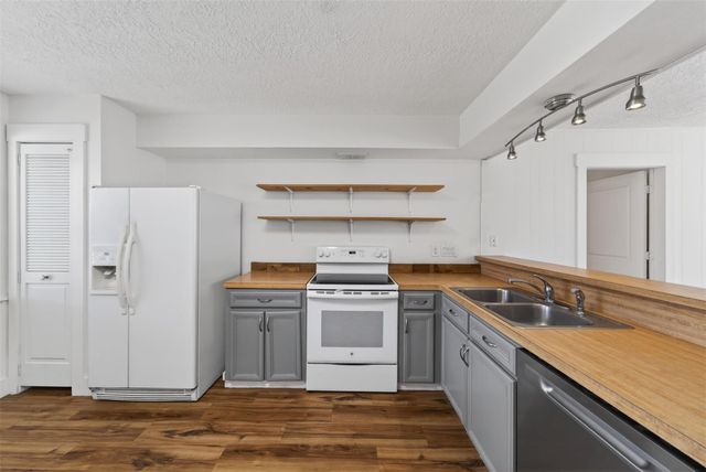 2210 Georgetown Street, Katy, TX 77493