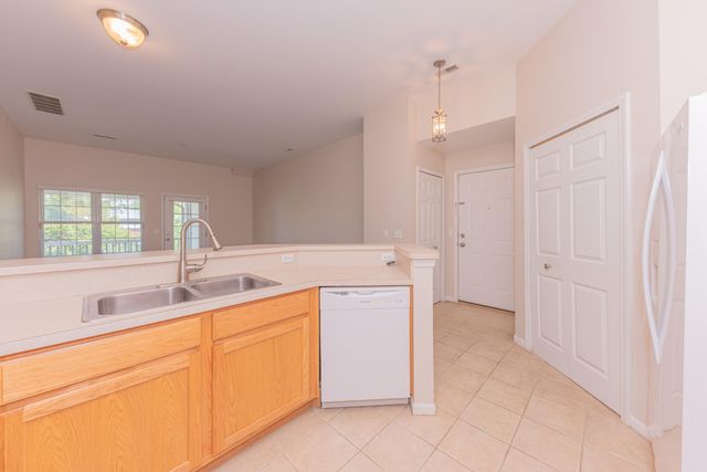 2211 S Main Street, Ann Arbor, MI 48103