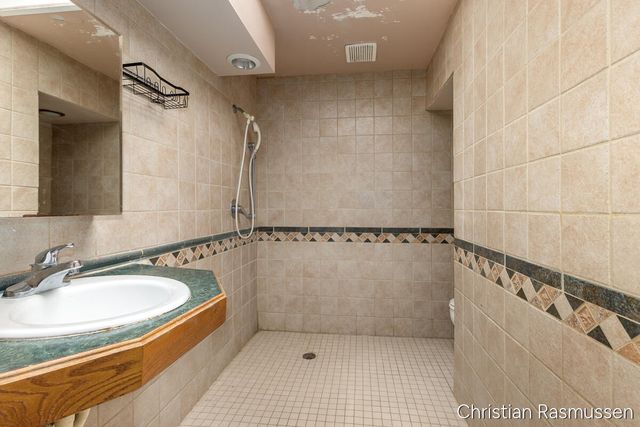 1211 W Frank Drive, Greenville, MI 48838
