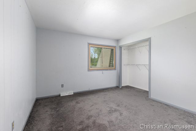 1211 W Frank Drive, Greenville, MI 48838