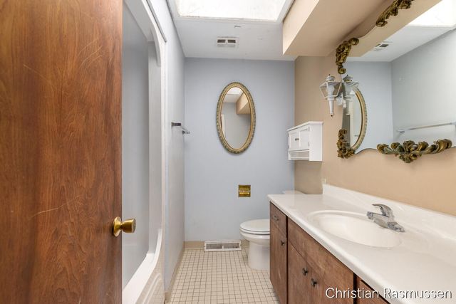 1211 W Frank Drive, Greenville, MI 48838