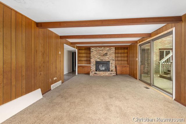 1211 W Frank Drive, Greenville, MI 48838