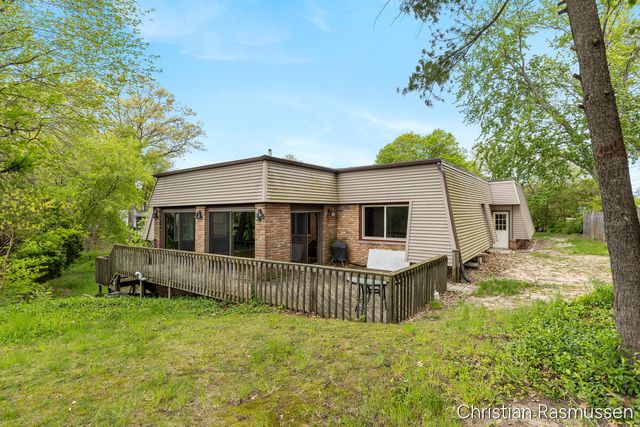 1211 W Frank Drive, Greenville, MI 48838