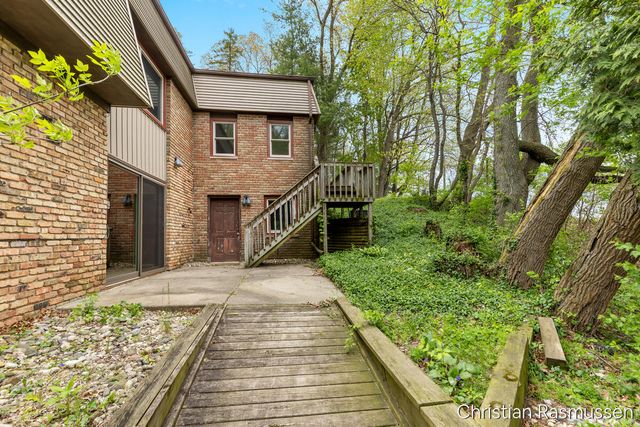 1211 W Frank Drive, Greenville, MI 48838