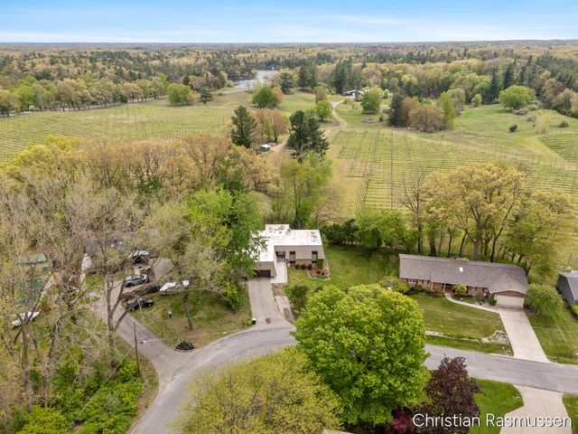 1211 W Frank Drive, Greenville, MI 48838