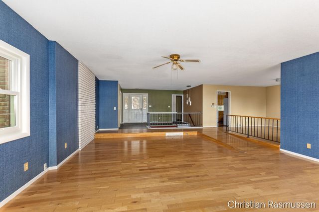 1211 W Frank Drive, Greenville, MI 48838