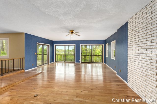 1211 W Frank Drive, Greenville, MI 48838