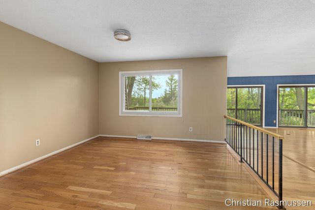 1211 W Frank Drive, Greenville, MI 48838