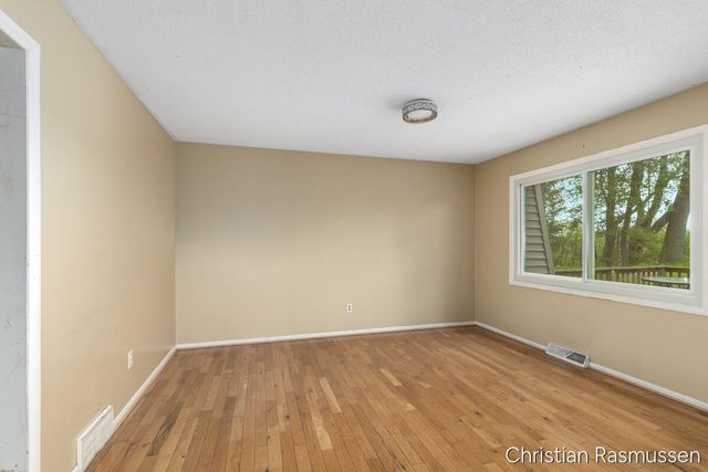 1211 W Frank Drive, Greenville, MI 48838