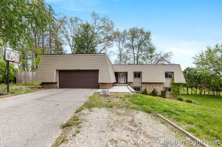 1211 W Frank Drive, Greenville, MI 48838