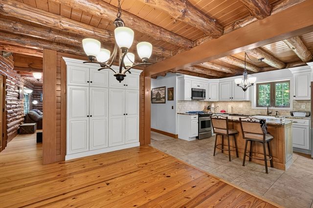82 Hornbine Rd, Rehoboth, MA 02769