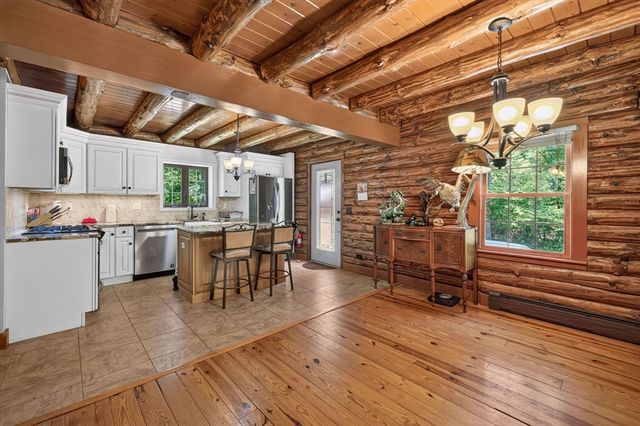 82 Hornbine Rd, Rehoboth, MA 02769