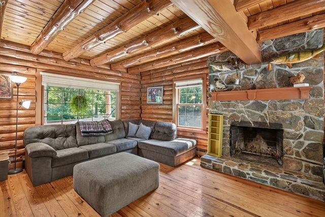82 Hornbine Rd, Rehoboth, MA 02769