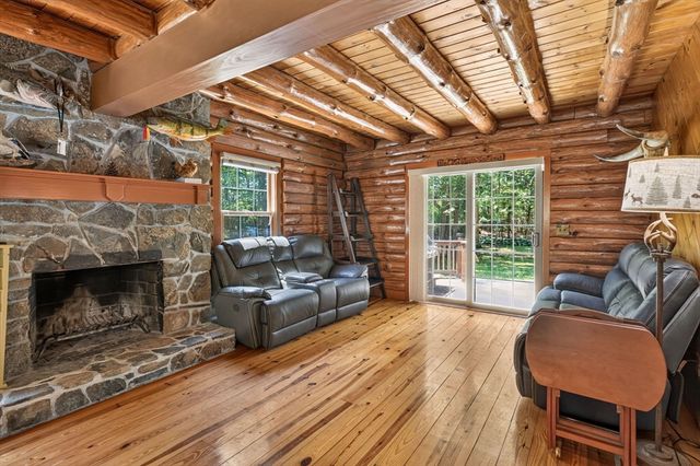 82 Hornbine Rd, Rehoboth, MA 02769