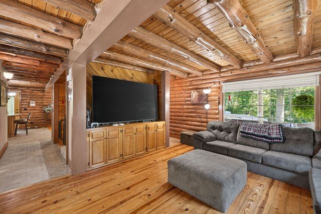 82 Hornbine Rd, Rehoboth, MA 02769