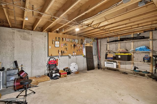 82 Hornbine Rd, Rehoboth, MA 02769