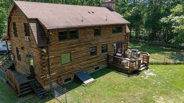 82 Hornbine Rd, Rehoboth, MA 02769