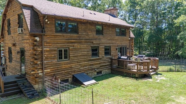 82 Hornbine Rd, Rehoboth, MA 02769