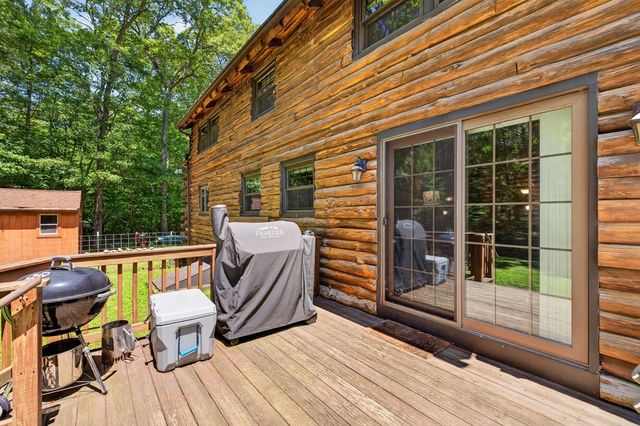 82 Hornbine Rd, Rehoboth, MA 02769
