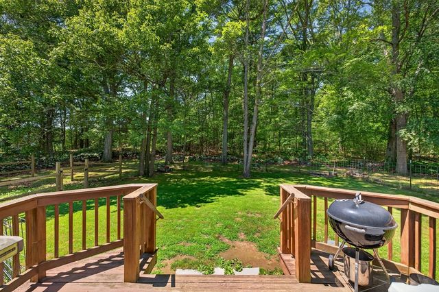 82 Hornbine Rd, Rehoboth, MA 02769