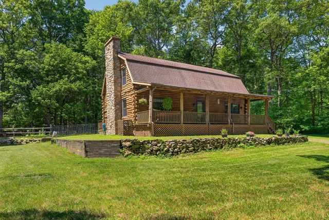 82 Hornbine Rd, Rehoboth, MA 02769