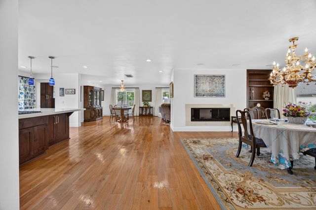 211 Callnon Ct, Sacramento, CA 95864