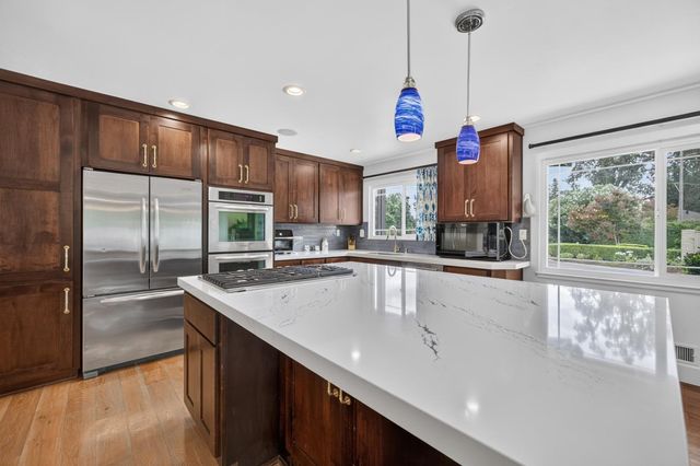 211 Callnon Ct, Sacramento, CA 95864
