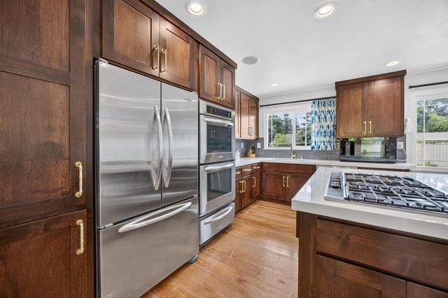 211 Callnon Ct, Sacramento, CA 95864