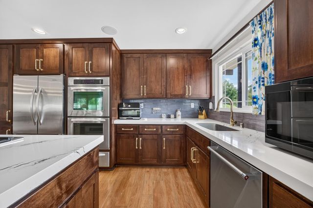 211 Callnon Ct, Sacramento, CA 95864
