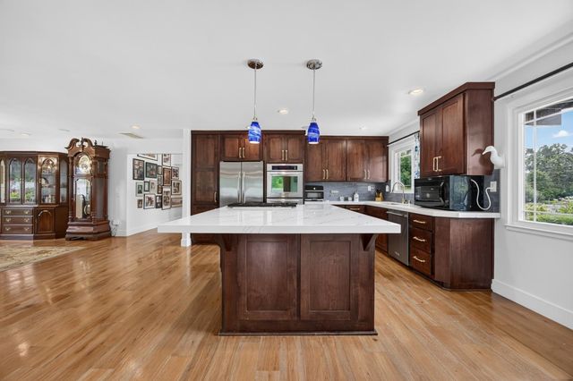 211 Callnon Ct, Sacramento, CA 95864