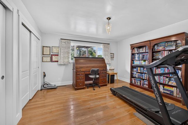 211 Callnon Ct, Sacramento, CA 95864