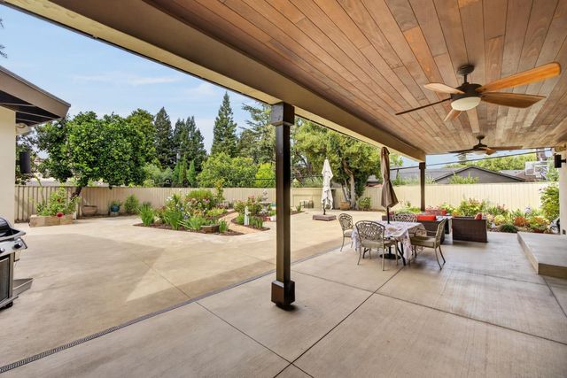 211 Callnon Ct, Sacramento, CA 95864