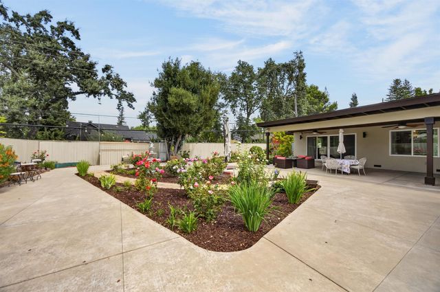 211 Callnon Ct, Sacramento, CA 95864