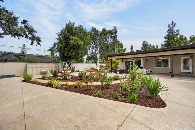211 Callnon Ct, Sacramento, CA 95864