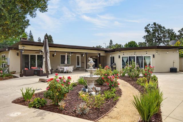 211 Callnon Ct, Sacramento, CA 95864