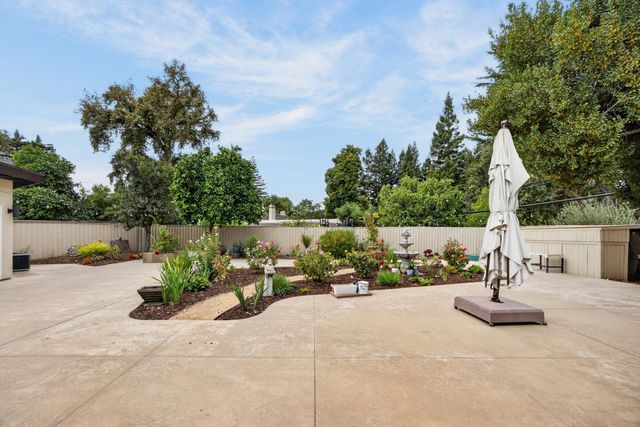 211 Callnon Ct, Sacramento, CA 95864