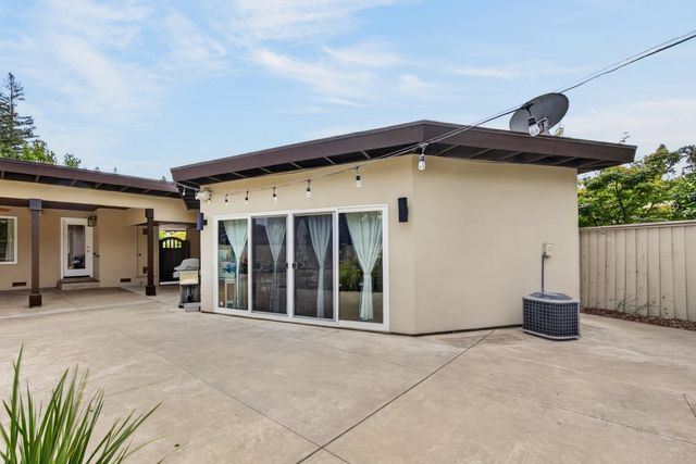 211 Callnon Ct, Sacramento, CA 95864