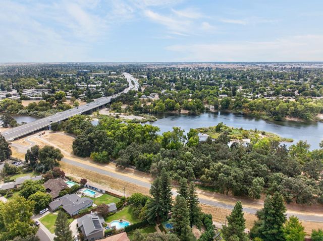 211 Callnon Ct, Sacramento, CA 95864