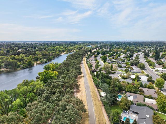 211 Callnon Ct, Sacramento, CA 95864