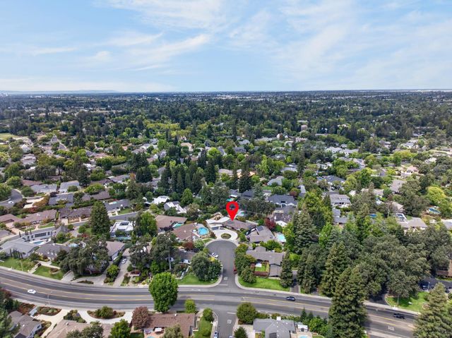 211 Callnon Ct, Sacramento, CA 95864
